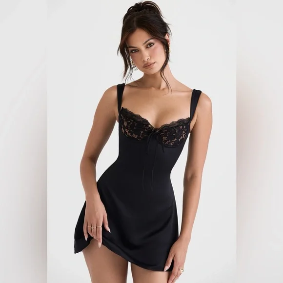 Adriana House of CB - Picture 1 of 2